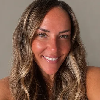 Portrait of Lauren Hooper
