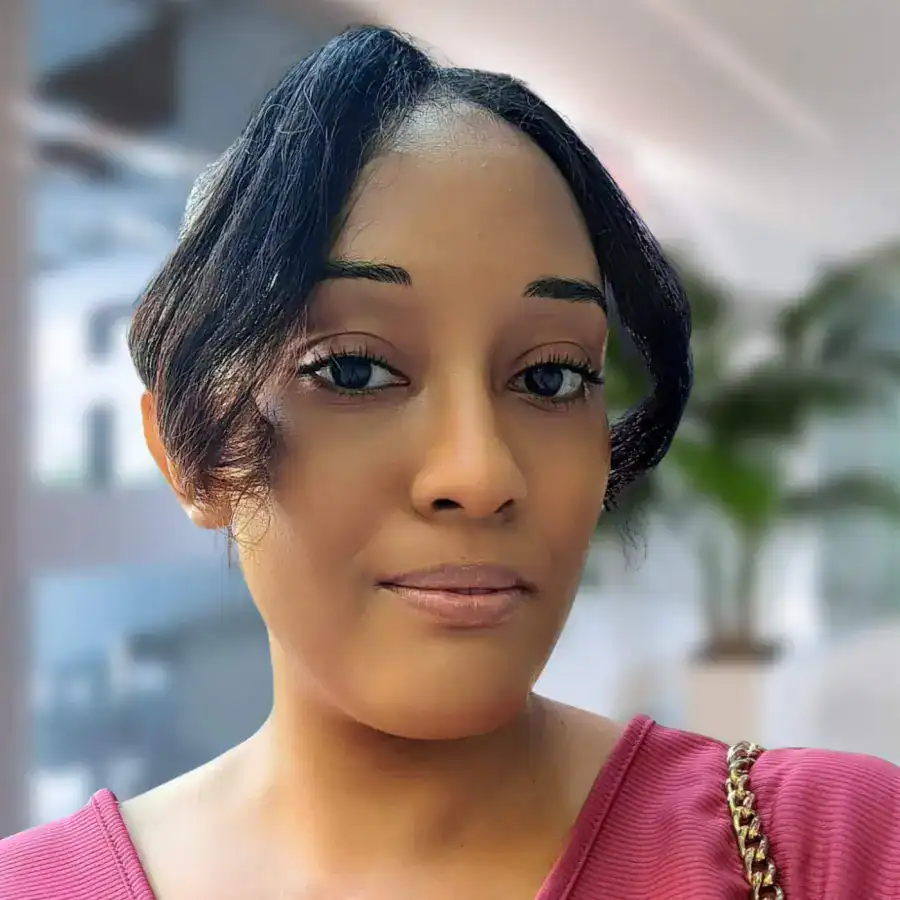Cassandra_Thomas_Headshot